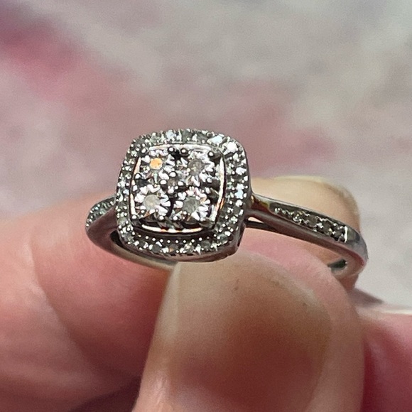 Allure Gems Diamond Cluster Sterling Silver Ring Size 7 - Picture 4 of 13